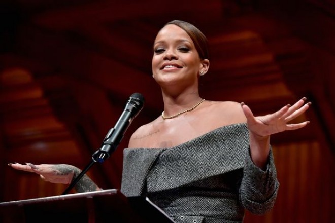 Rihanna mükafat aldı