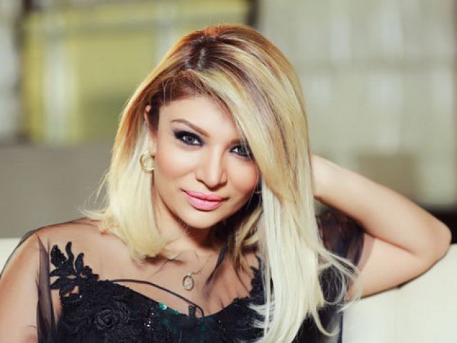 Afaq Gəncəli uşaqlıq rəfiqələri ilə - foto