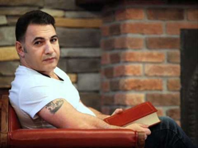 Ədalət Şükürov stolüstü tennis oynayarkən - video