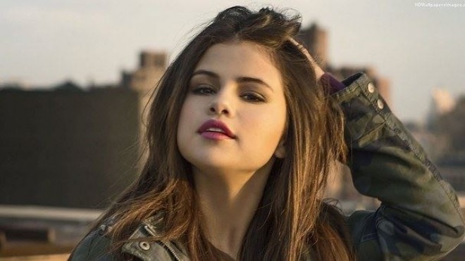 Selena 43 milyonluq ev aldı