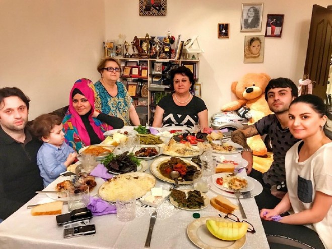 Natavan nişanlısı olduğu iddia edilən Dado ilə birgə