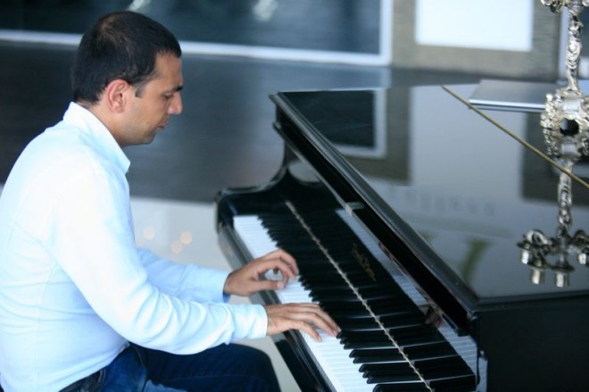 Əməkdar artist Emil Əfrasiyabın doğum günüdür – foto