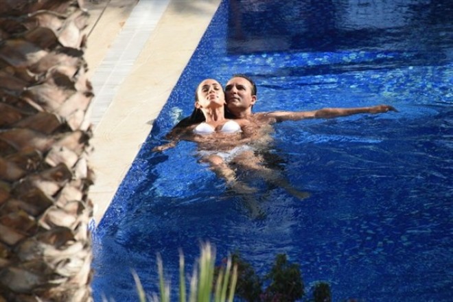 Rafet El Romanın azərbaycanlı modellə səmimi görüntüləri