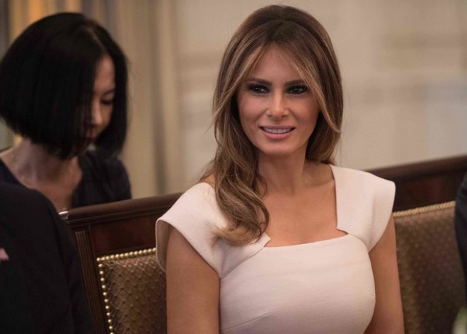 Melaniya Trampın 4 minlik libası - fotolar