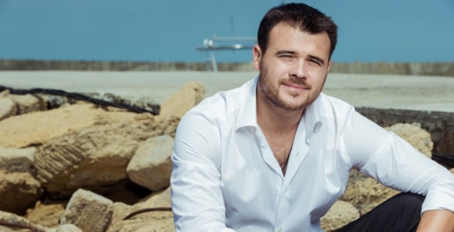 Emin Ağalarov əkizləri ilə - foto