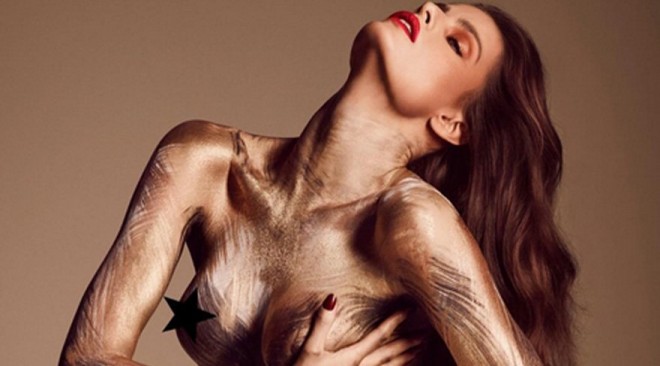 Model çılpaq fotosunu paylaşdı