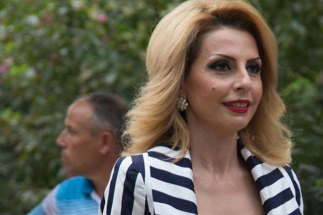 Lamiyə Ələkbərova: "Pul dost tanımır, simanızı itirməyin"