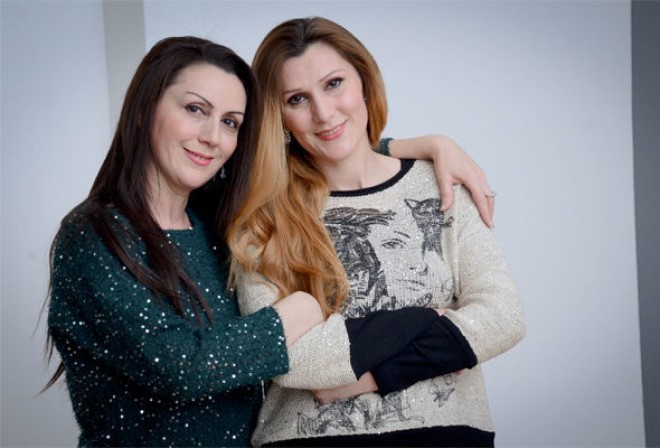 Gülyaz və Gülyanaq Məmmədova bacıları həmkarlarını təbrik etdilər