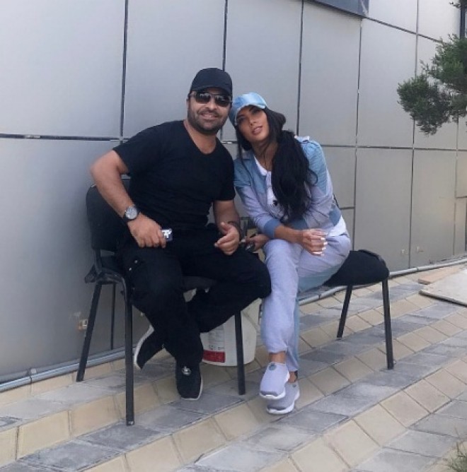 Sevil-Sevinc bacılarından Fərdaya: “Bu qara qızı bir aydı qaçırda bilmirsiniz”