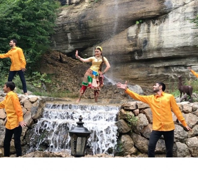 Fatimə hind rəqsinə klip çəkdirdi