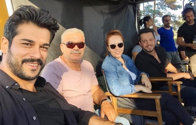 Burak Özcivit atası ilə fotosunu paylaşdı