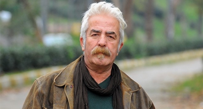 69 yaşlı rejissor gənc sevgilisi ilə əl-ələ - foto