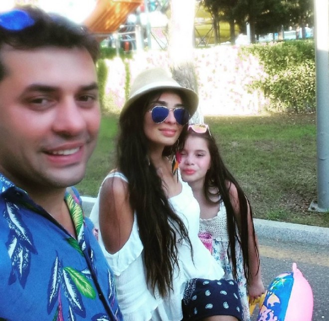 Rəvan Qarayev ailəsi ilə fotosunu paylaşdı