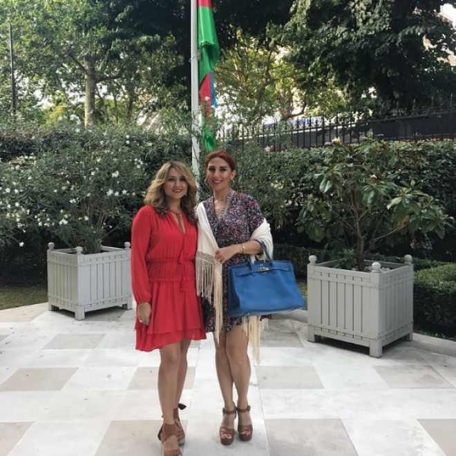 Xalq artistinin Fransa gəzintisi - foto