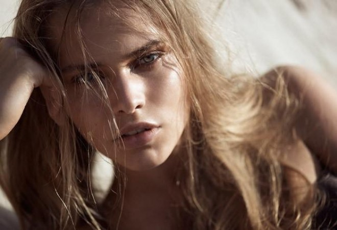 “Viktoriya Sekret”in mələyindən yeni fotosessiya