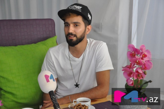 Əhməd pis insanlardan gileyləndi