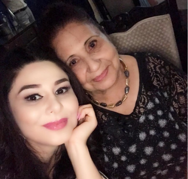 Günel kövrəldi: “Qurban olum, qocalma”