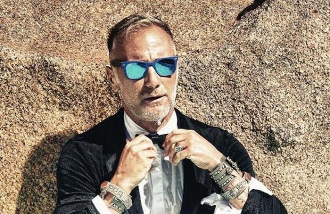 Rəqs edən milyoner Canulka Vakki istirahətdə - video