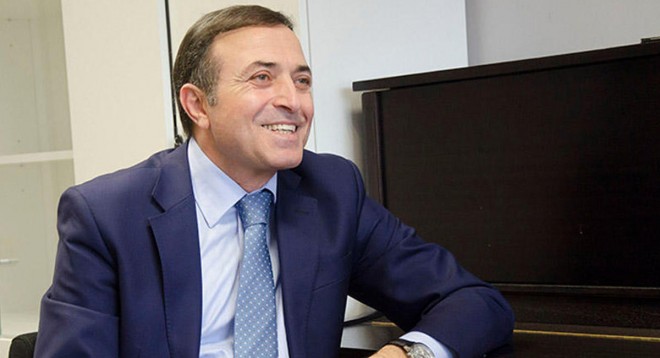 ​Mənsum İbrahimov: “Heç bir iş görmür və onu hamı tərifləyir”