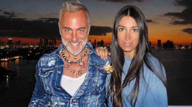 Rəqs edən milyarder Canulka Vakki boşandı