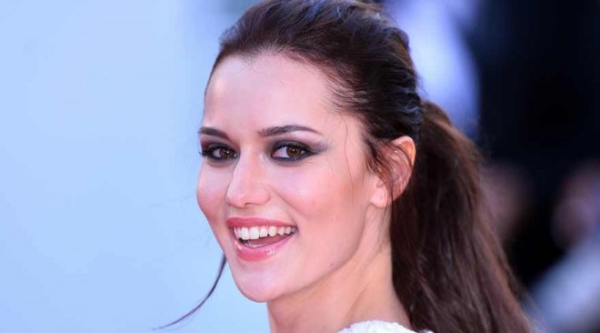 Fahriye Evcen köklüyünü belə gizlətdi