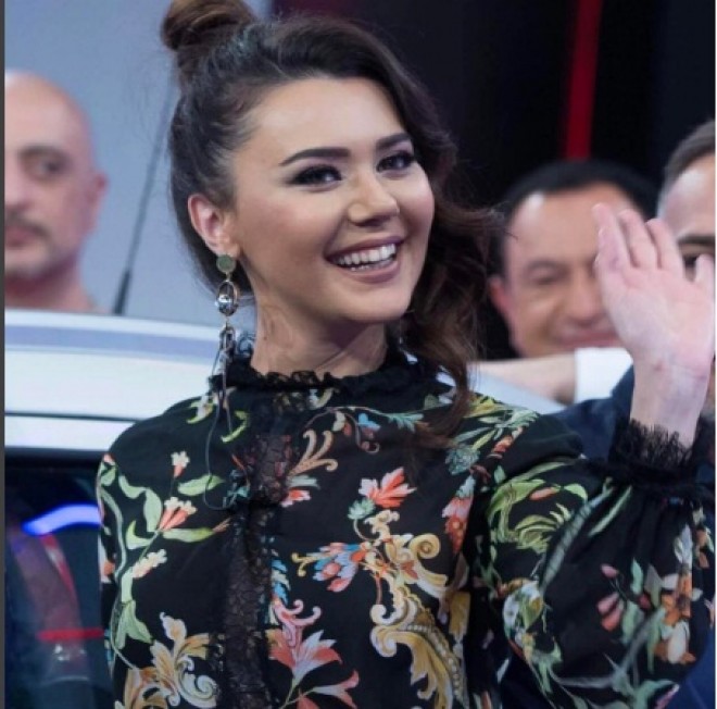 Oksana Rəsulova: “Mənə verdiyin dəyəri hər zaman hiss etmişəm” – foto