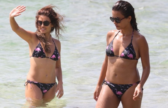 Monika çimərlikdə