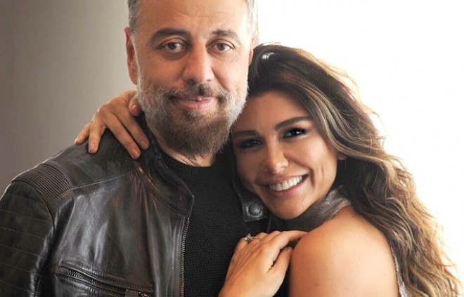 5 il sonra səhnəyə geri dönür