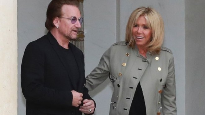 64 yaşlı Bricit Makronun qırmızı libası - fotolar