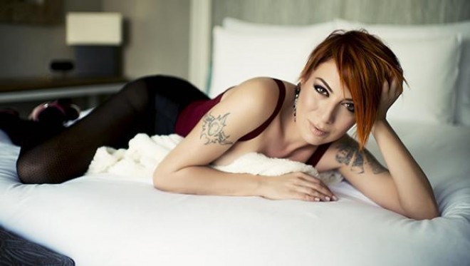 Sibel yeni mahnısı üçün soyundu - fotolar