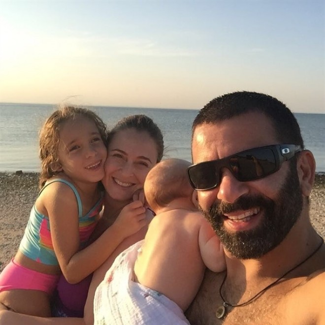 Aktrisa oğlunun 40 günlüyünü qeyd etdi - foto