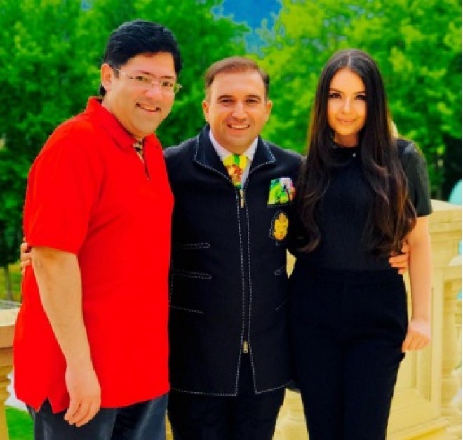 Murad Adıgözəlzadə Hacı Nuran üçün ifa etdi – video