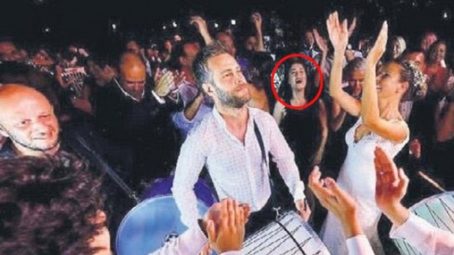 Həmkarı çaldı, aktrisa oynadı