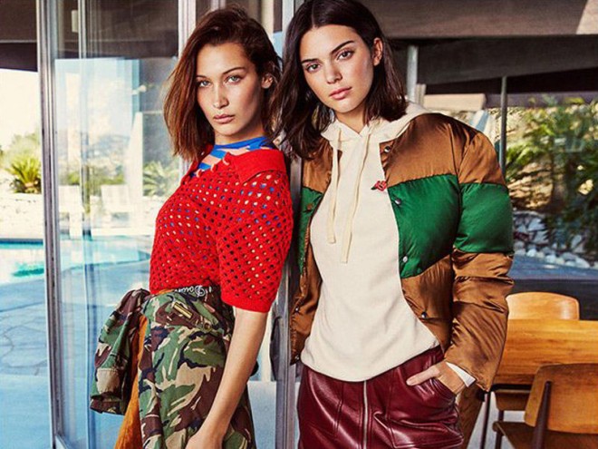 Model rəfiqələr "Ochirly"nin reklamında - fotolar