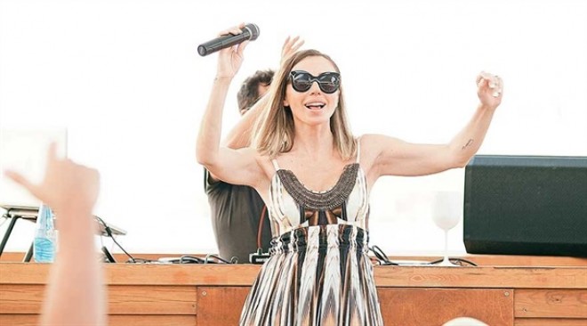 Gülşən qadına şiddətə qarşı çıxdı