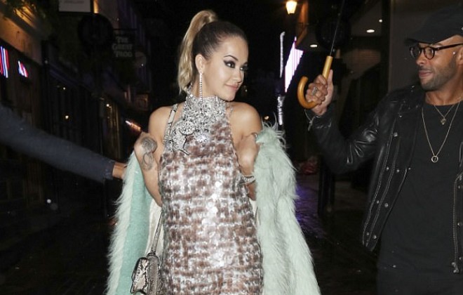 Rita Ora əyləncəli gecəyə belə qatıldı - foto
