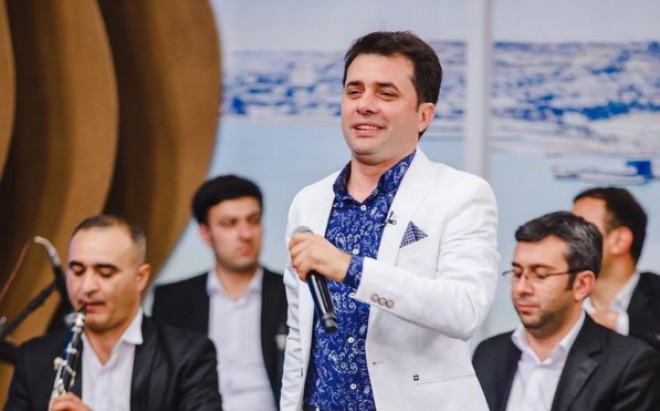 Rəvan qızının fotolarını paylaşdı