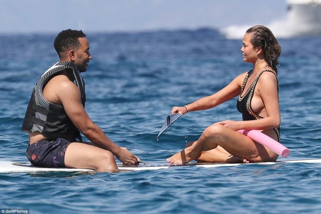 Con Leqend və Krissi Teygenin əyləncəli anları - fotolar