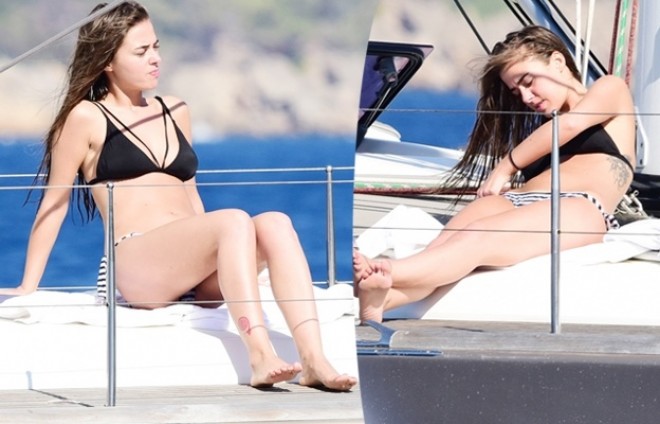 Bensu Soral bikinidə - fotolar