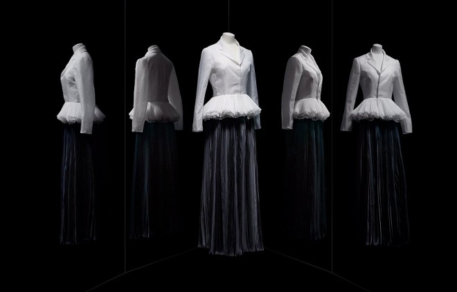 “Christian Dior” 2018 yaz-yay kolleksiyasını təqdim etdi - fotolar