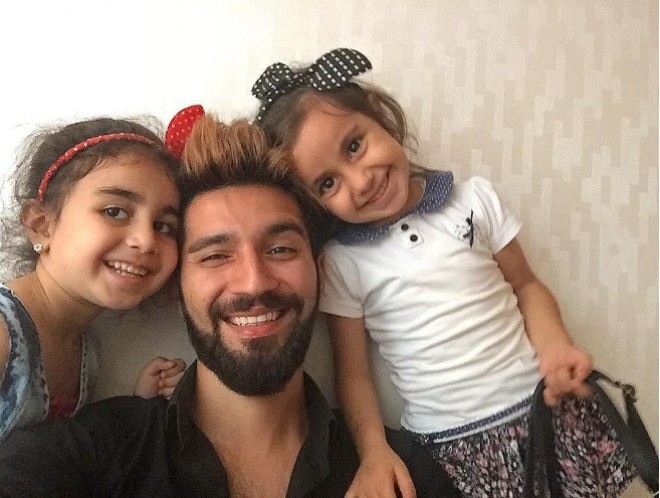 Əhməd qardaşı uşaqları ilə - foto