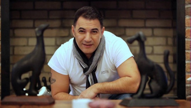 Ədalət Şükürov ördəkləri yemlədi - video