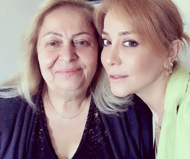 Anası ilə paylaşım edən İradə kədərləndi: "Qəhərlənib için-için ağlayıram"