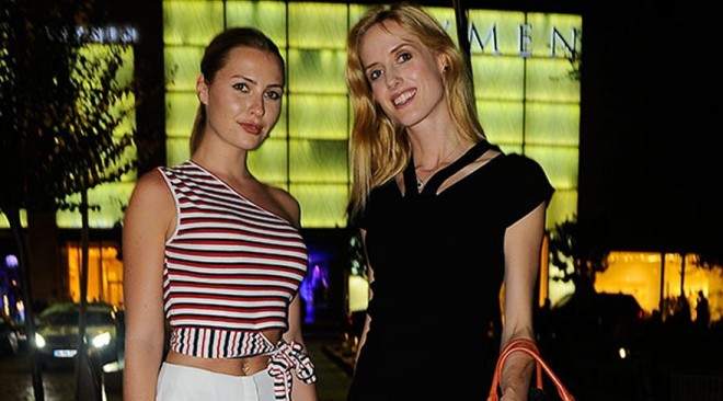 Birlikdə axşam yeməyi yedilər