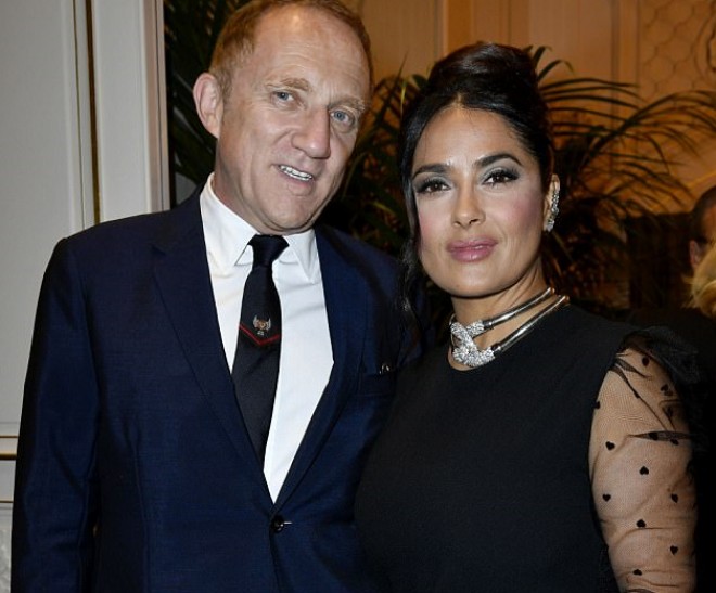 Salma Hayek əri ilə tədbirdə - foto