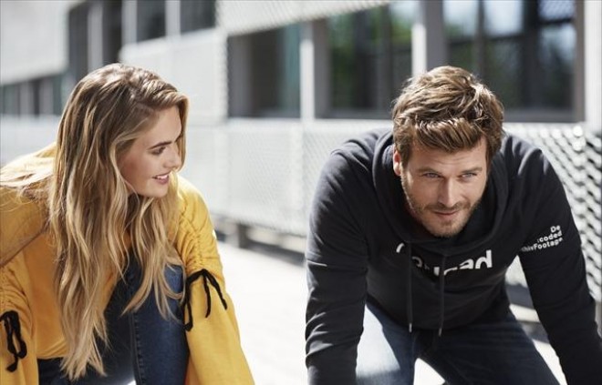 Kıvançın “Viktoriya Sekret”in modeli ilə çəkildiyi reklam - video