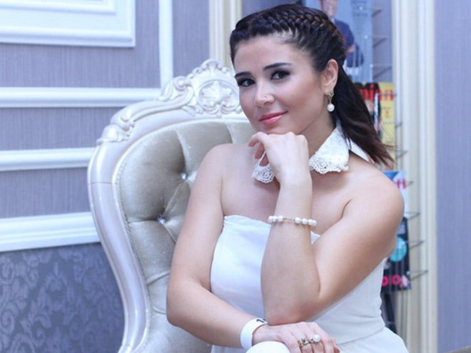 Elnarə Xəlilova: “Adam müğənni olanda yaxşı şar üfləyirmiş”