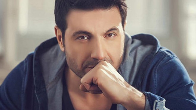 Davud Gülüoğlu 23 yaş kiçik sevgilisinə jest etdi