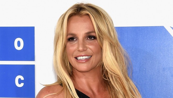 Britni Spirs evində podiuma çıxdı - foto