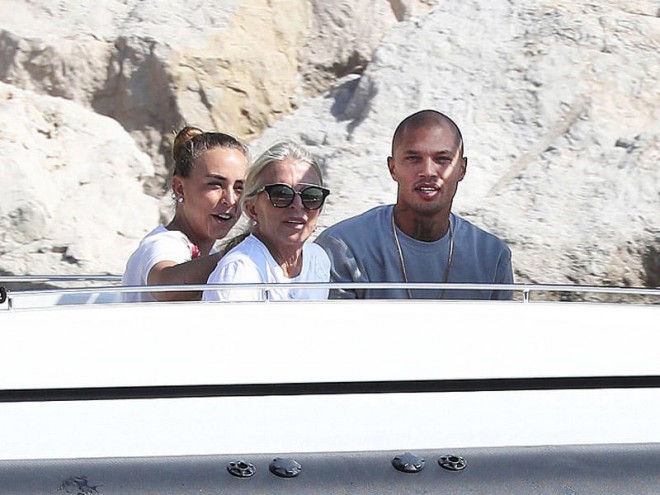 Milyarderin qızı “ən yaraşıqlı məhbus”la evlənəcək - fotolar